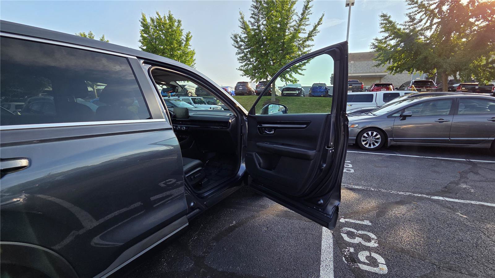 Used 2025 Honda CR-V EX-L image 30