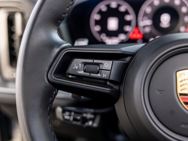 Certified 2025 Porsche Cayenne S AWD/4WD image 30