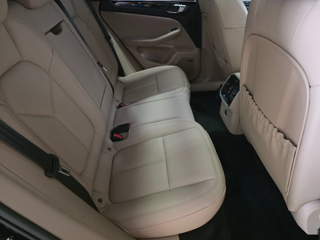New 2026 Porsche Macan AWD/4WD image 17