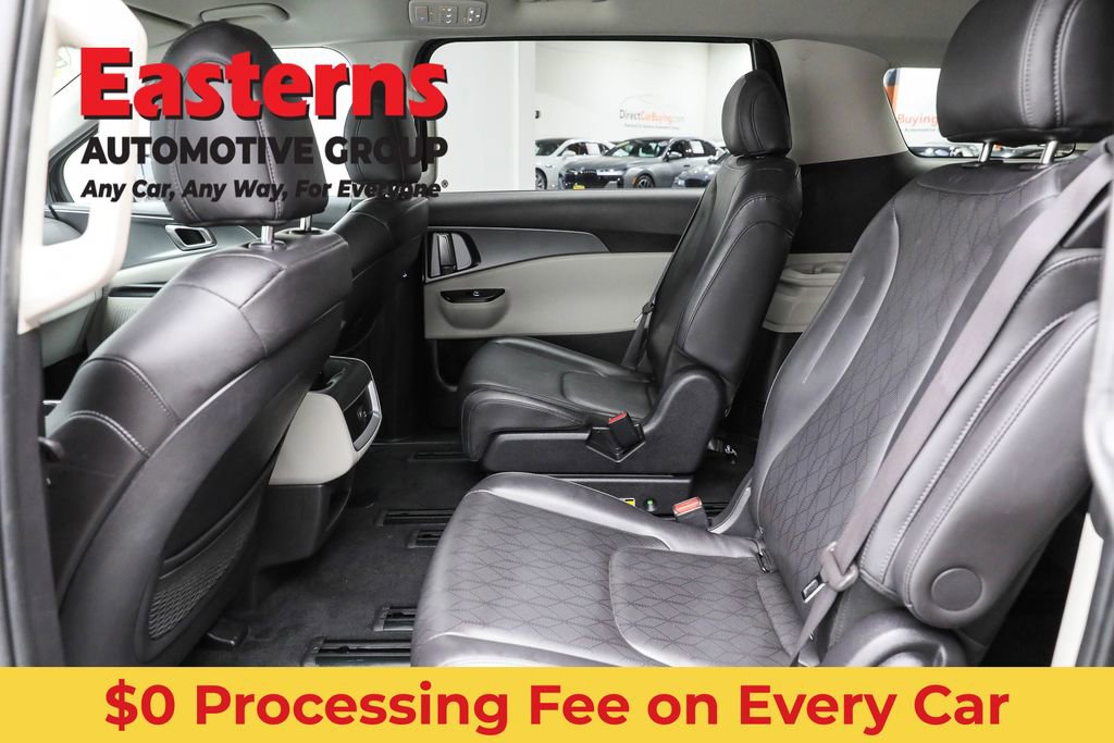 Used 2024 Kia Carnival LX FWD image 22