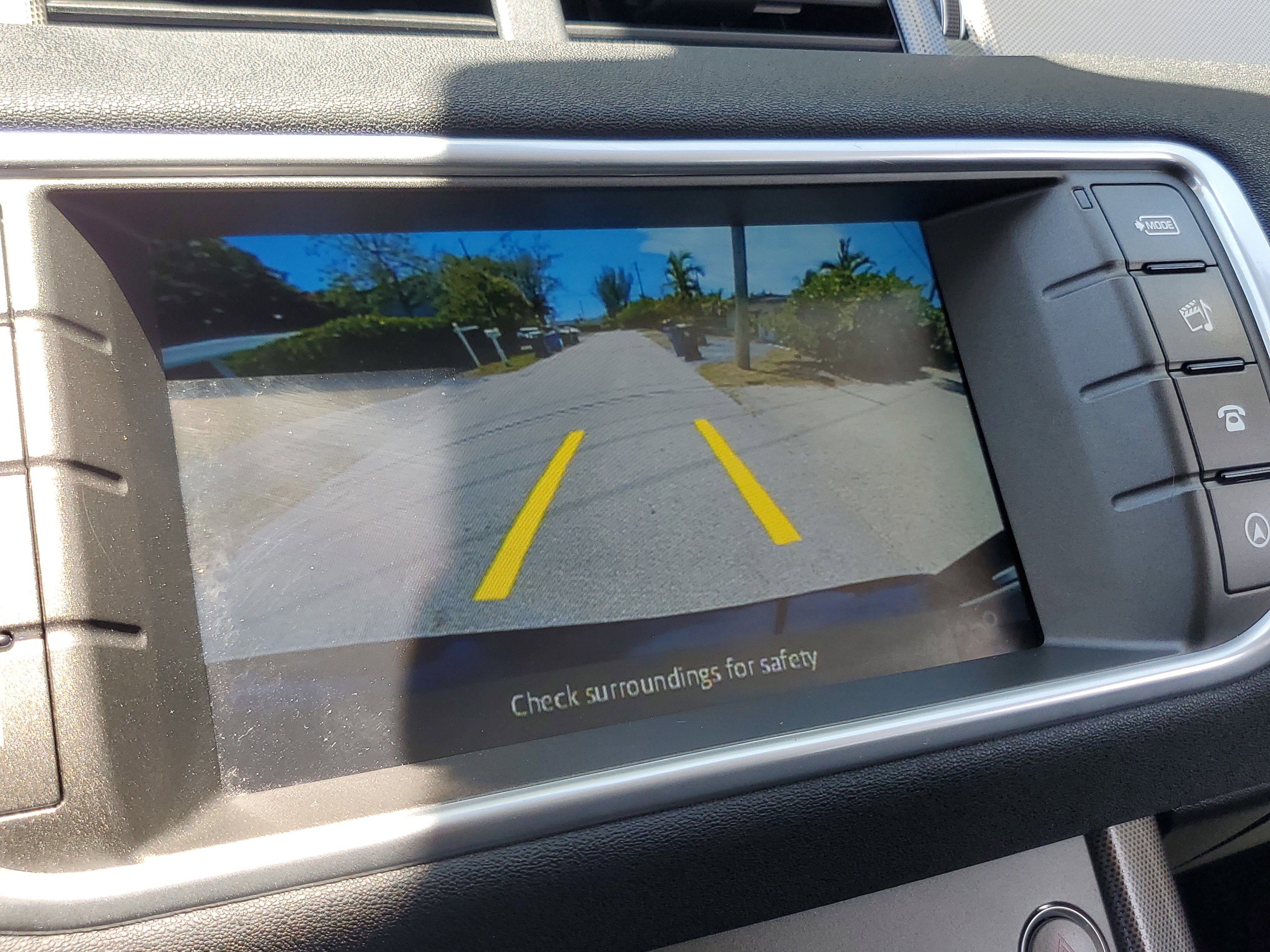 Used 2019 Land Rover Range Rover Evoque SE image 26