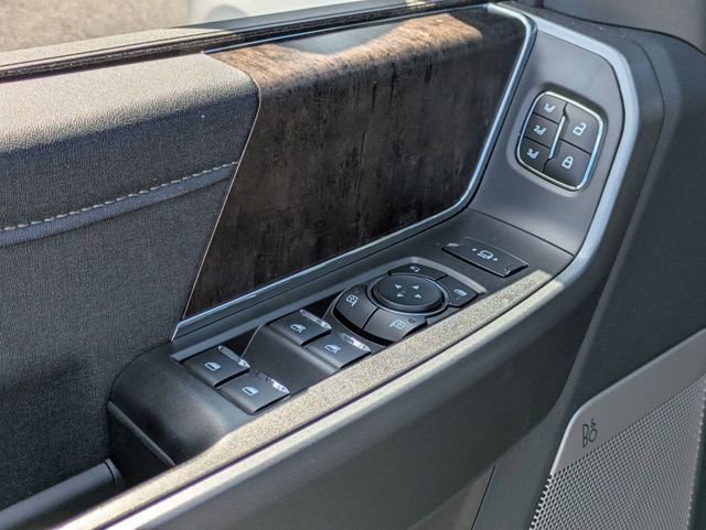 New 2025 Ford F250 Lariat w/ Lariat Ultimate Package image 13