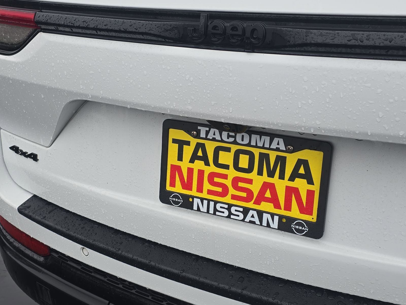 Used 2024 Jeep Grand Cherokee Altitude image 30