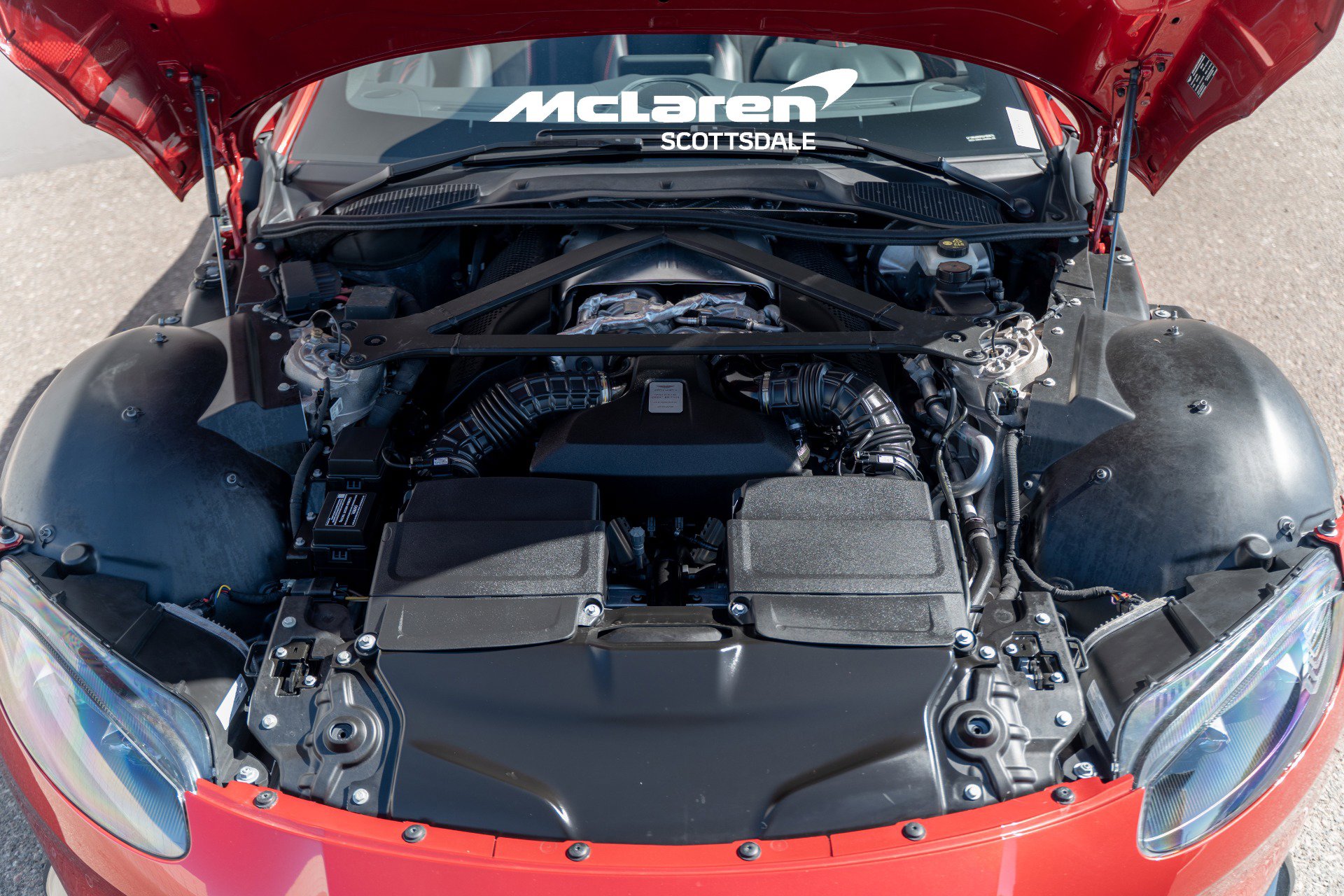 Used 2022 Aston Martin V8 Vantage Roadster image 28