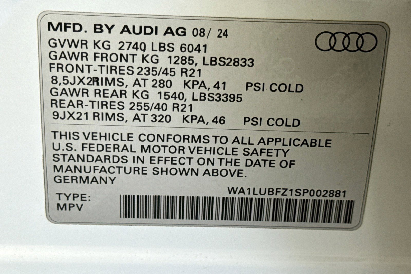 Used 2025 Audi Q4 e-tron Premium Plus w/ Premium Plus AWD/4WD image 31