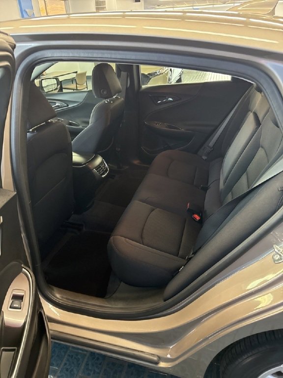 Used 2025 Chevrolet Malibu LT image 6
