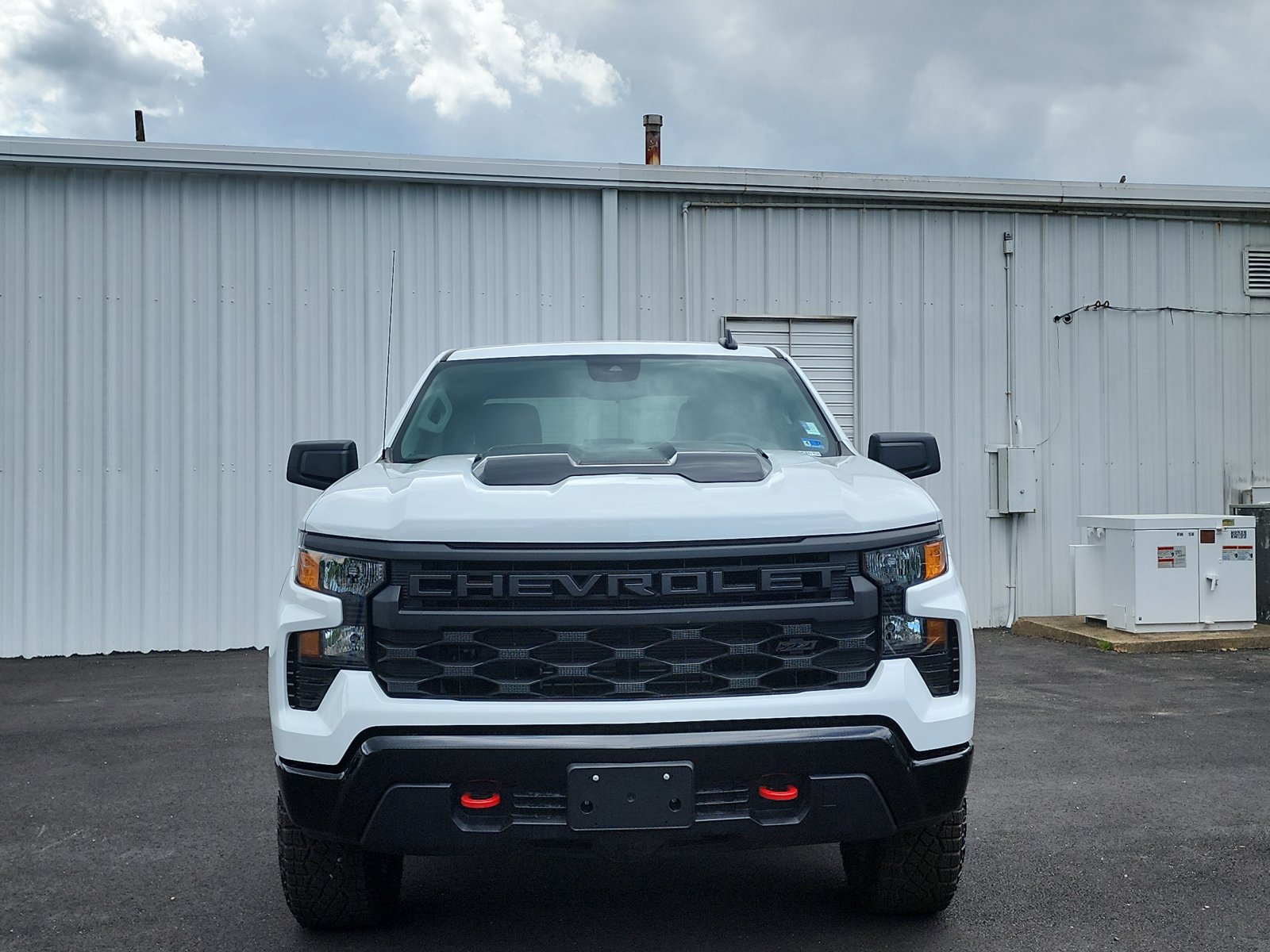 New 2026 Chevrolet Silverado 1500 Custom Trail Boss w/ LPO, Dark Essentials Package AWD/4WD image 8