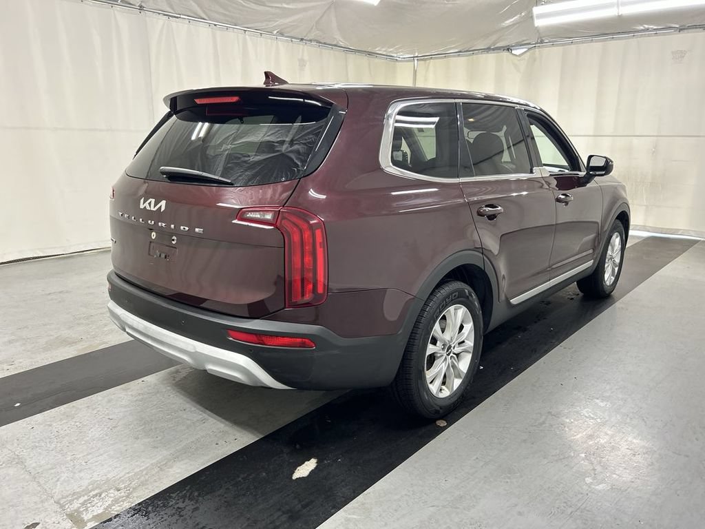 Used 2022 Kia Telluride LX AWD/4WD image 2