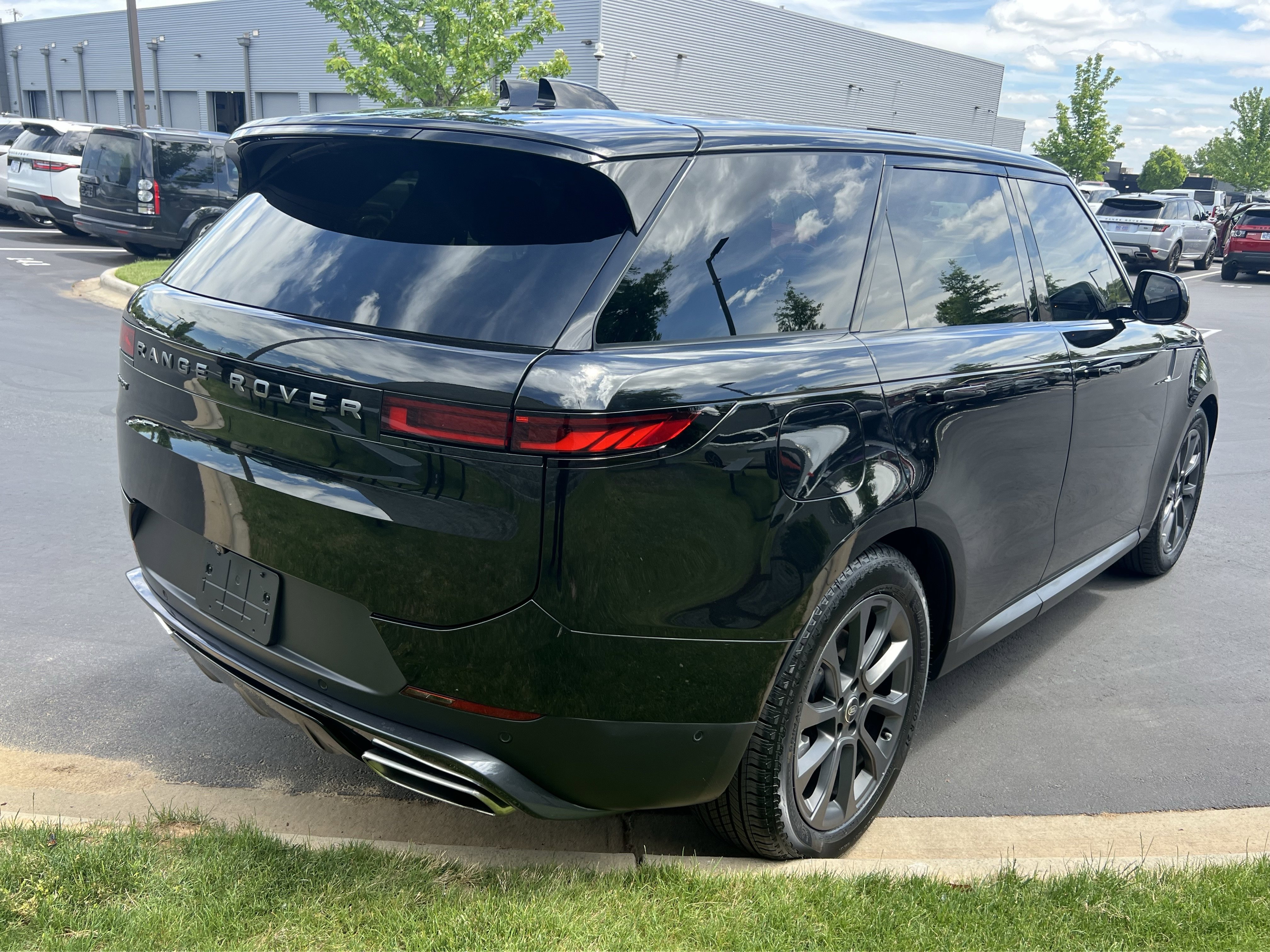 Certified 2024 Land Rover Range Rover Sport SE AWD/4WD image 7