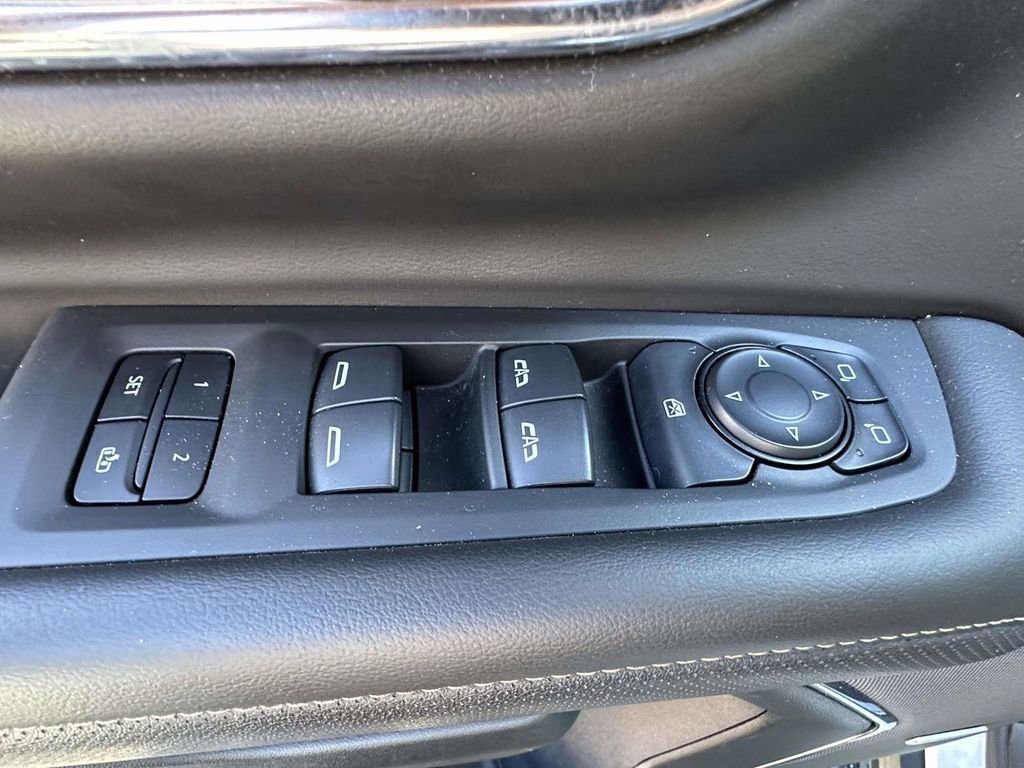 Used 2024 GMC Yukon SLT image 20