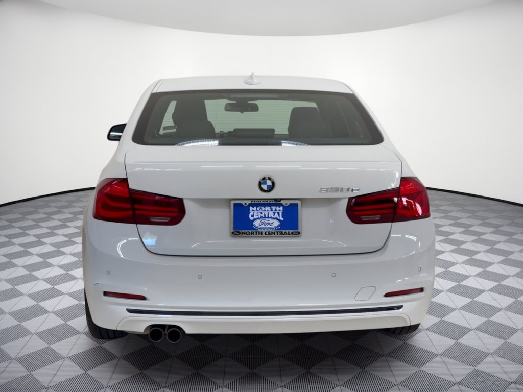 Used 2018 BMW 330e w/ Convenience Package RWD image 8