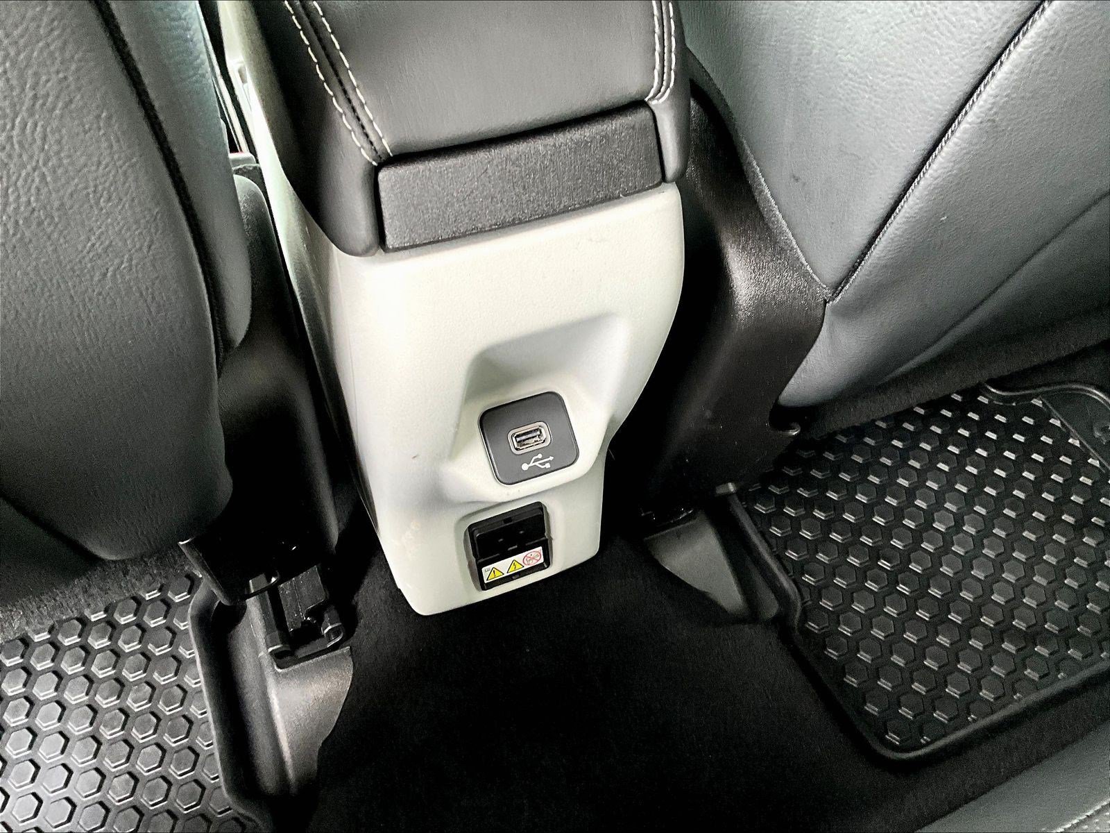 Used 2022 Jeep Renegade Limited AWD/4WD image 10