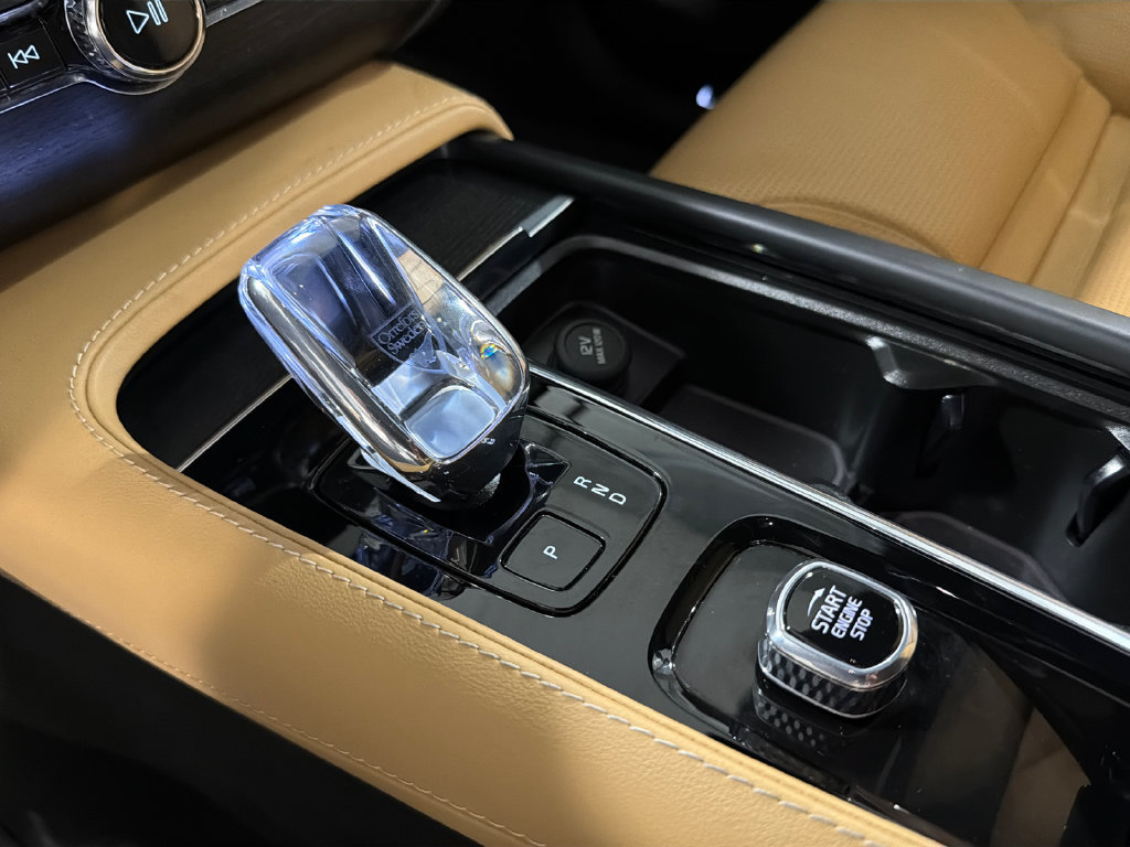 Certified 2023 Volvo XC90 B6 Ultimate w/ Protection Package Premier AWD/4WD image 19