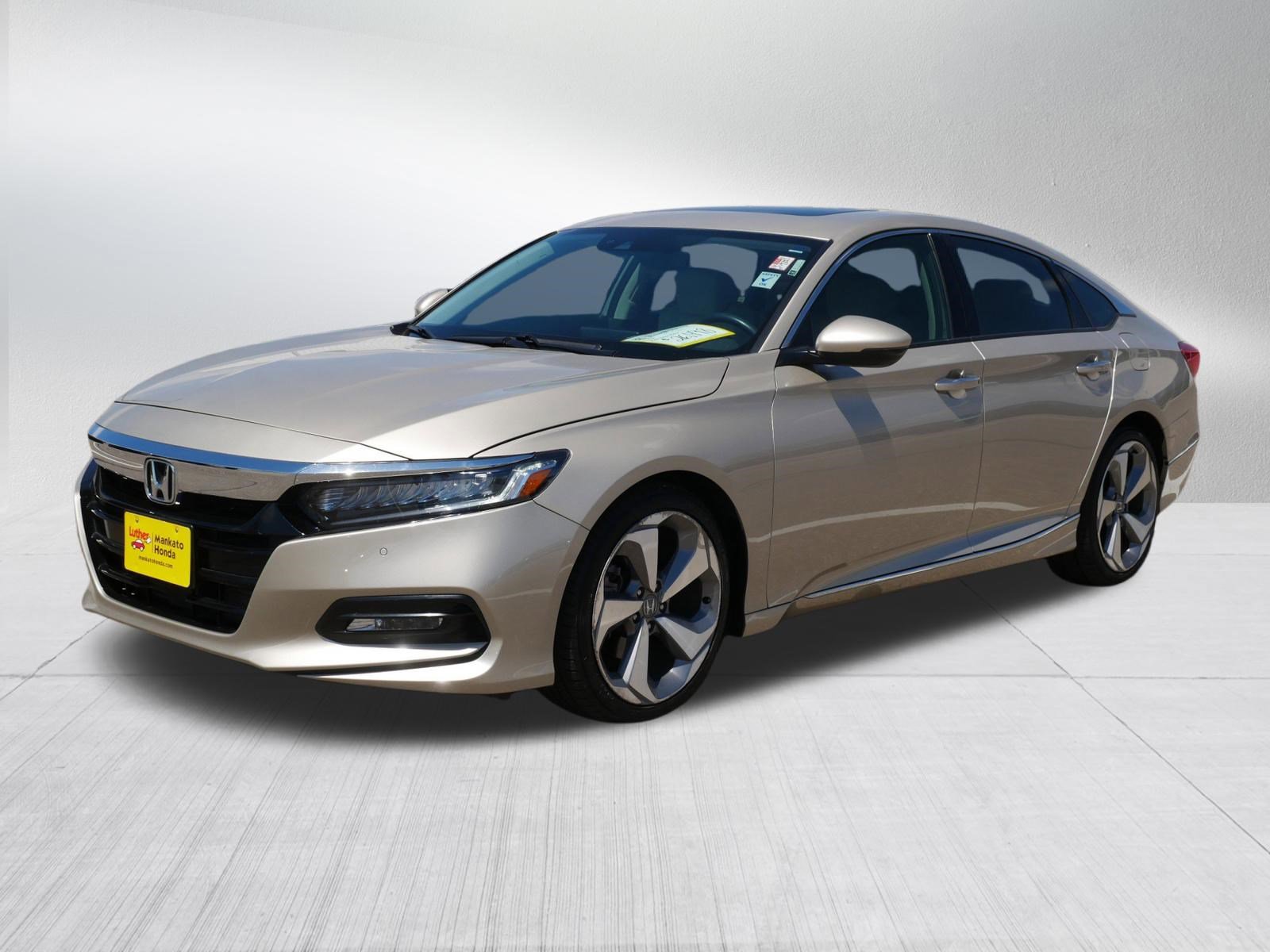 Used 2018 Honda Accord Touring image 3
