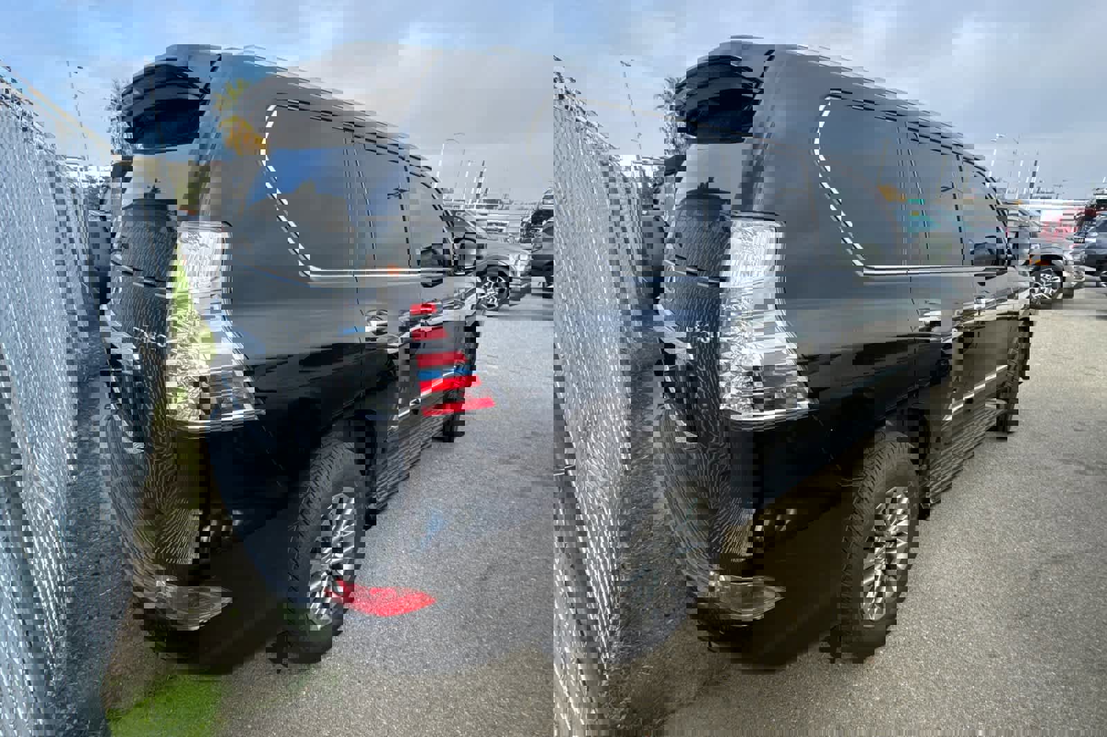 Used 2016 Lexus GX 460 Luxury image 2