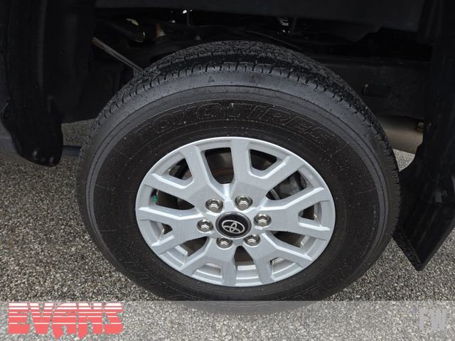 Used 2024 Toyota Tacoma SR5 AWD/4WD image 25