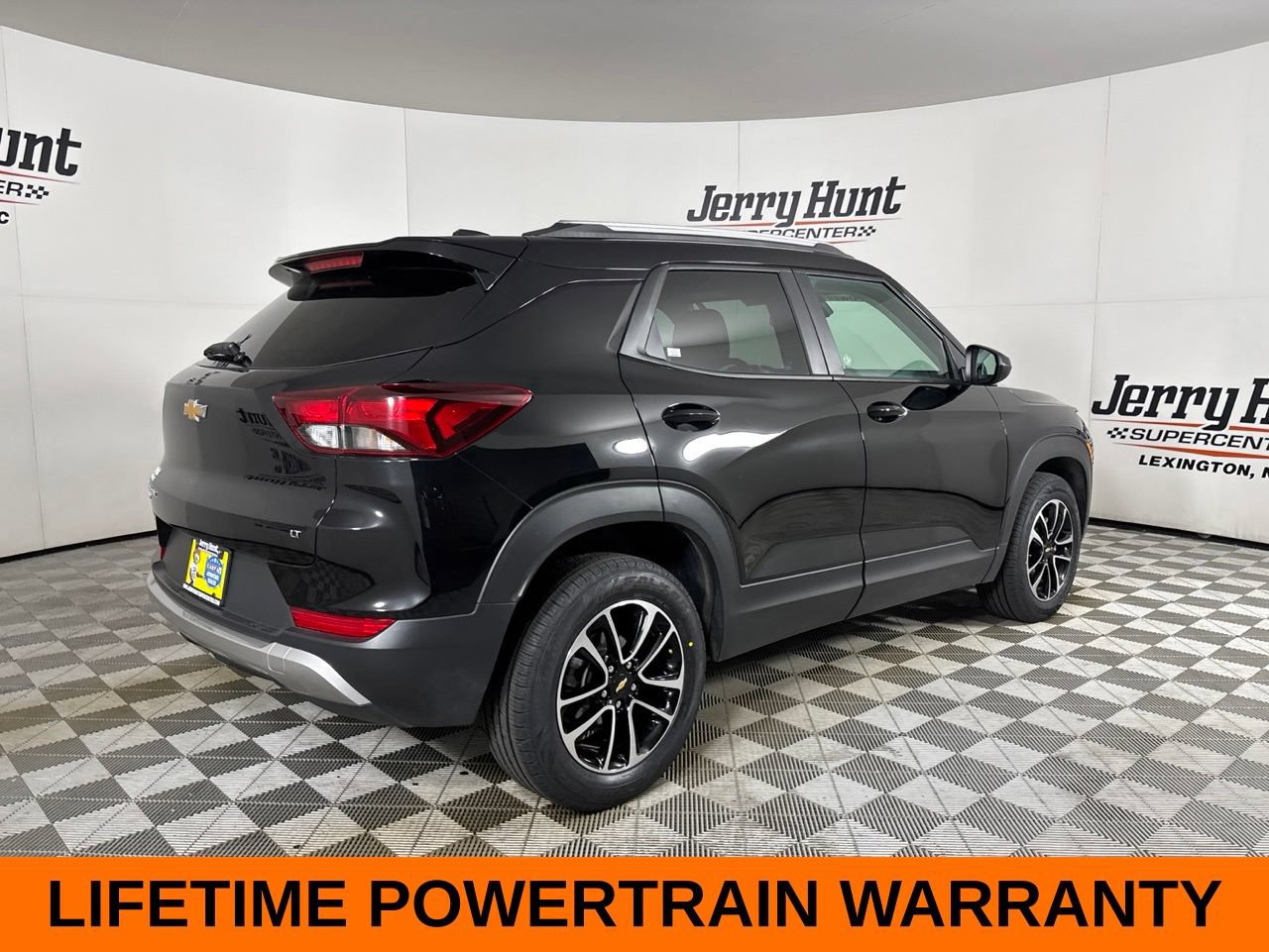 Used 2025 Chevrolet TrailBlazer LT AWD/4WD image 5