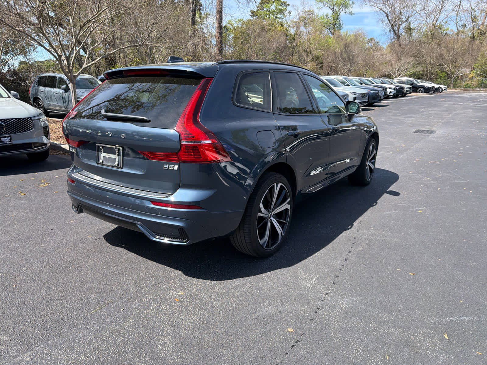 Used 2023 Volvo XC60 B5 Ultimate w/ Climate Package image 14