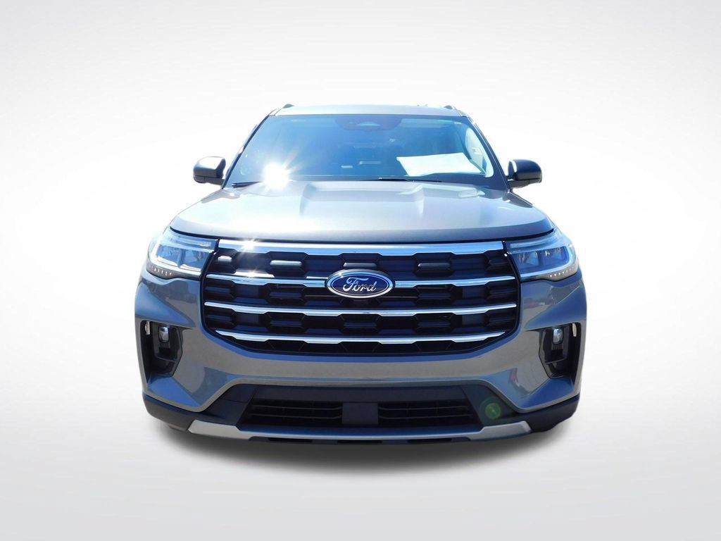 Used 2025 Ford Explorer Active w/ Active Comfort Package AWD/4WD image 8