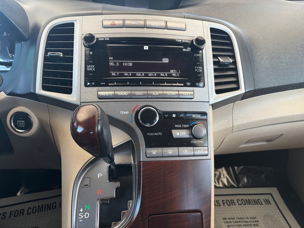Used 2011 Toyota Venza w/ Leather Pkg FWD image 12