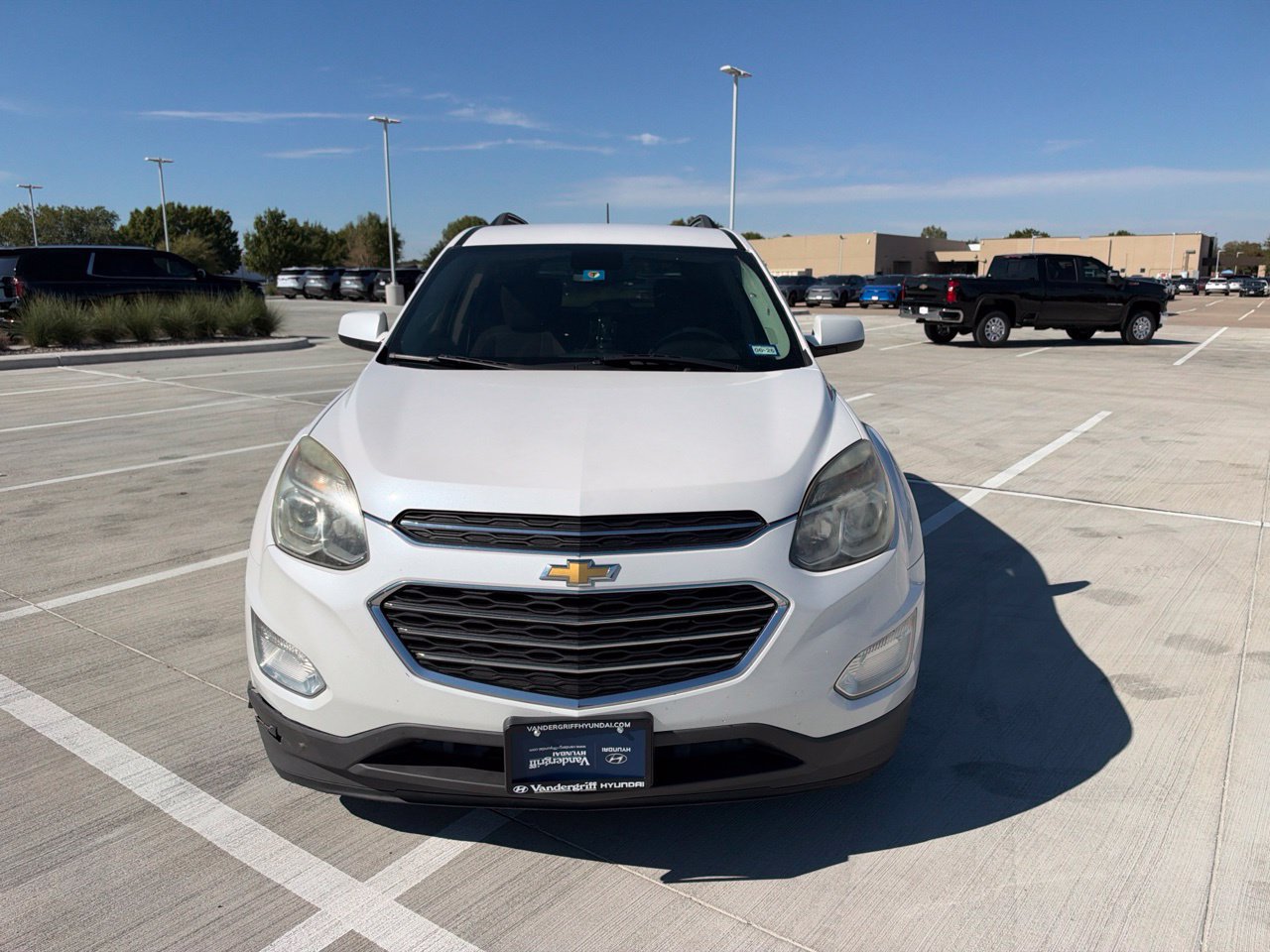 Used 2017 Chevrolet Equinox LT w/ Convenience Package FWD image 2