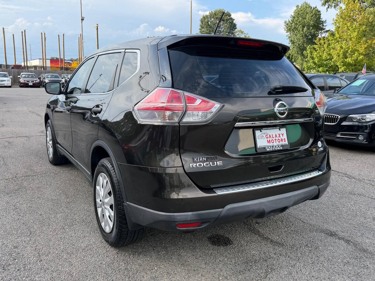 Used 2016 Nissan Rogue S AWD/4WD image 6