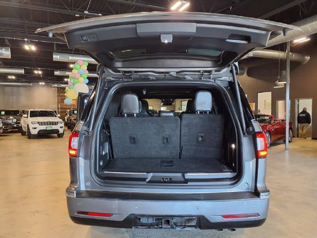 Used 2021 Lincoln Navigator Reserve w/ Luxury Package AWD/4WD image 17