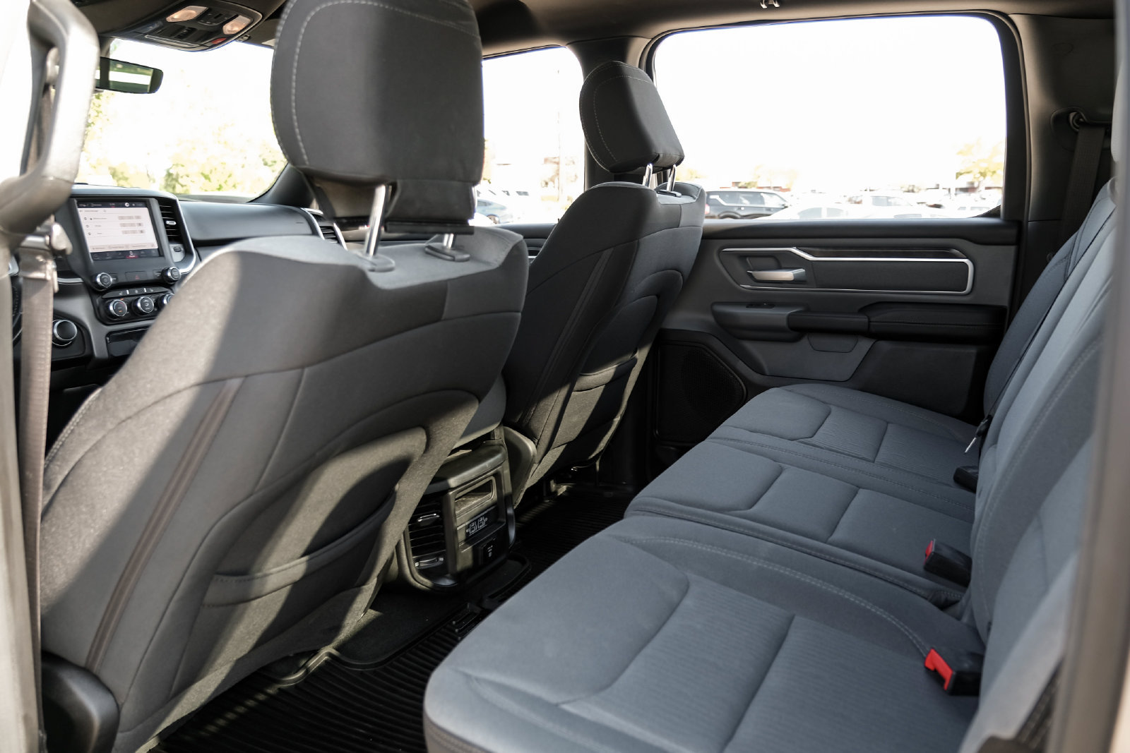 Used 2022 RAM 1500 Big Horn AWD/4WD image 32