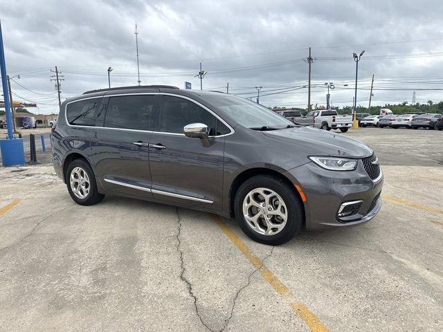 Used 2022 Chrysler Pacifica Limited AWD/4WD image 6