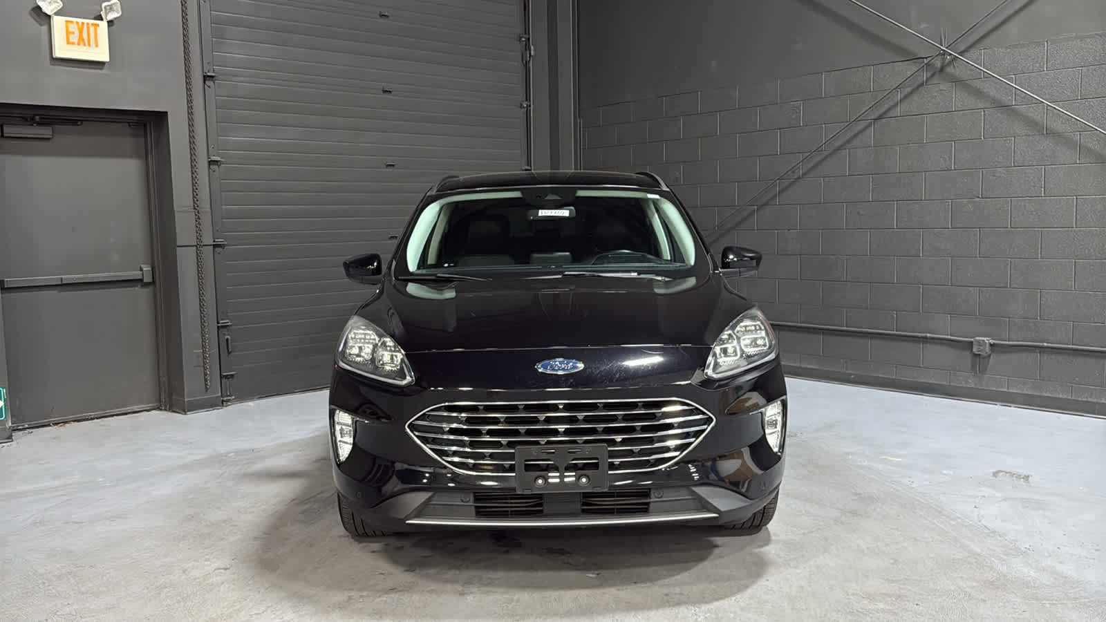 Used 2021 Ford Escape Titanium w/ Titanium Elite Package AWD/4WD image 2