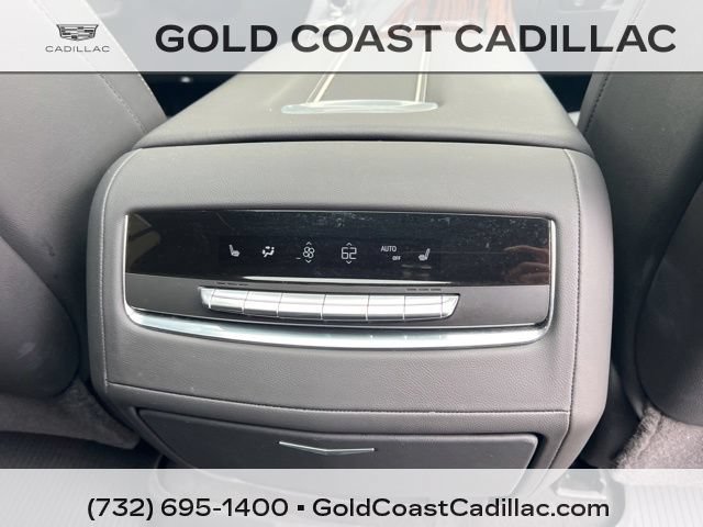 Certified 2024 Cadillac Escalade ESV Premium Luxury AWD/4WD image 10