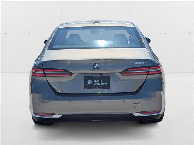 Used 2026 BMW 530i w/ Premium Package RWD image 7