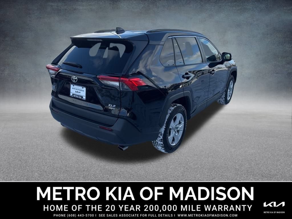Used 2020 Toyota RAV4 XLE image 5