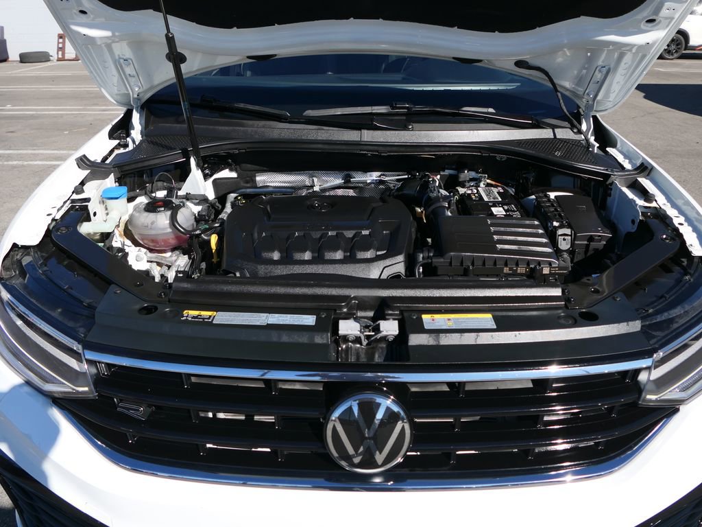 Used 2022 Volkswagen Tiguan SE R-Line image 29