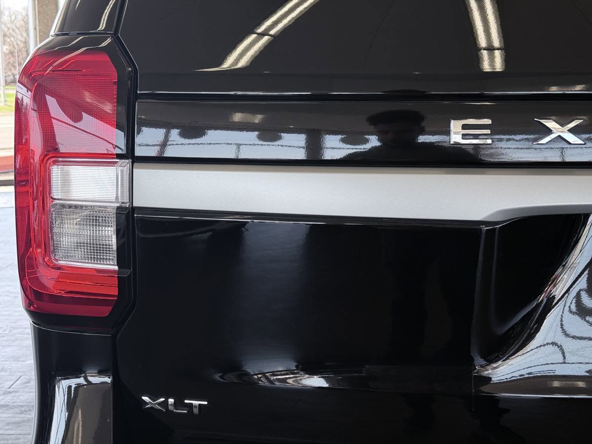 Used 2024 Ford Expedition XLT image 13