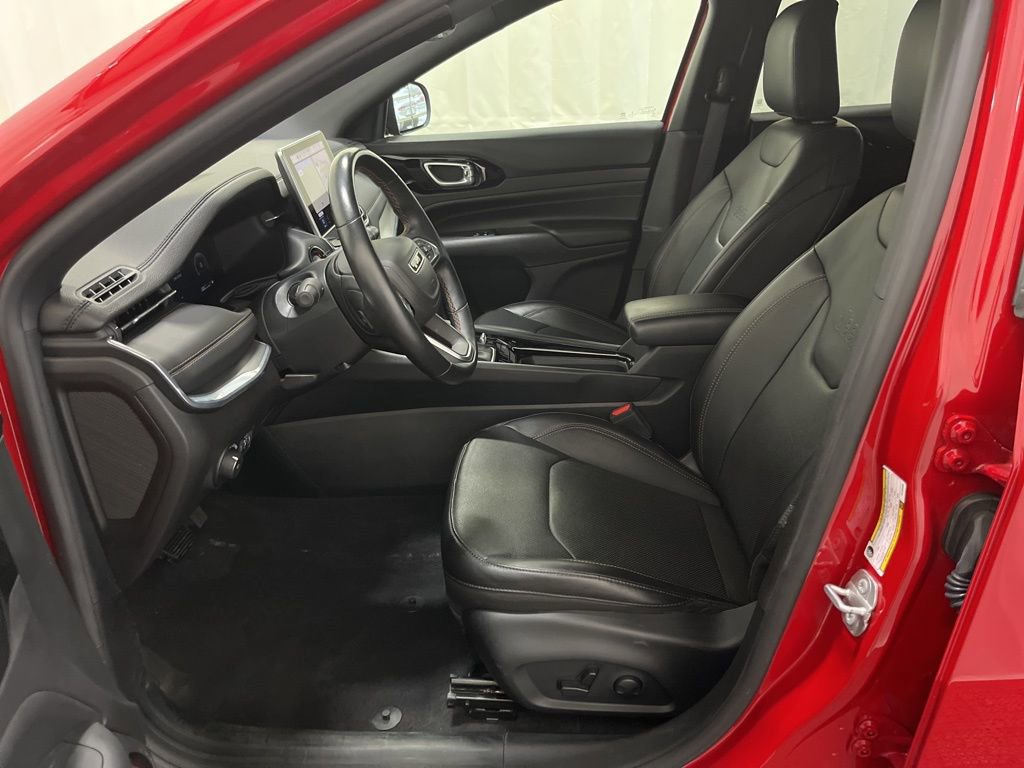 Used 2022 Jeep Compass High Altitude w/ (RED) Package image 3