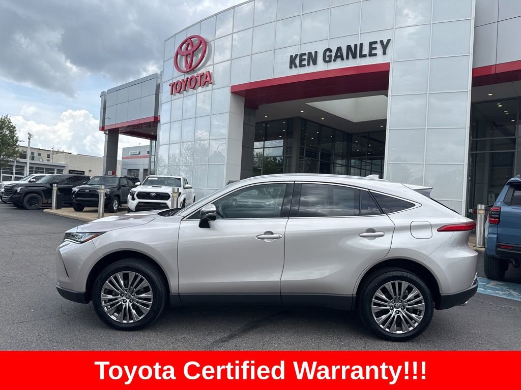 Certified 2023 Toyota Venza XLE AWD/4WD image 3