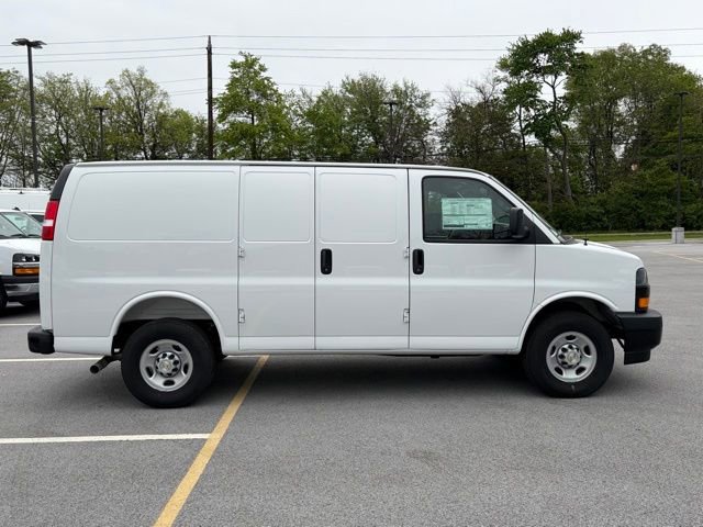 New 2026 Chevrolet Express 2500 w/ Driver Convenience Package RWD image 11