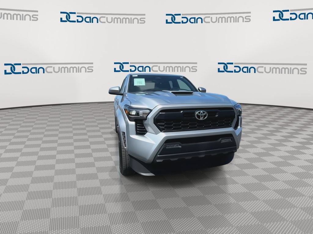 Used 2024 Toyota Tacoma TRD Sport AWD/4WD image 3