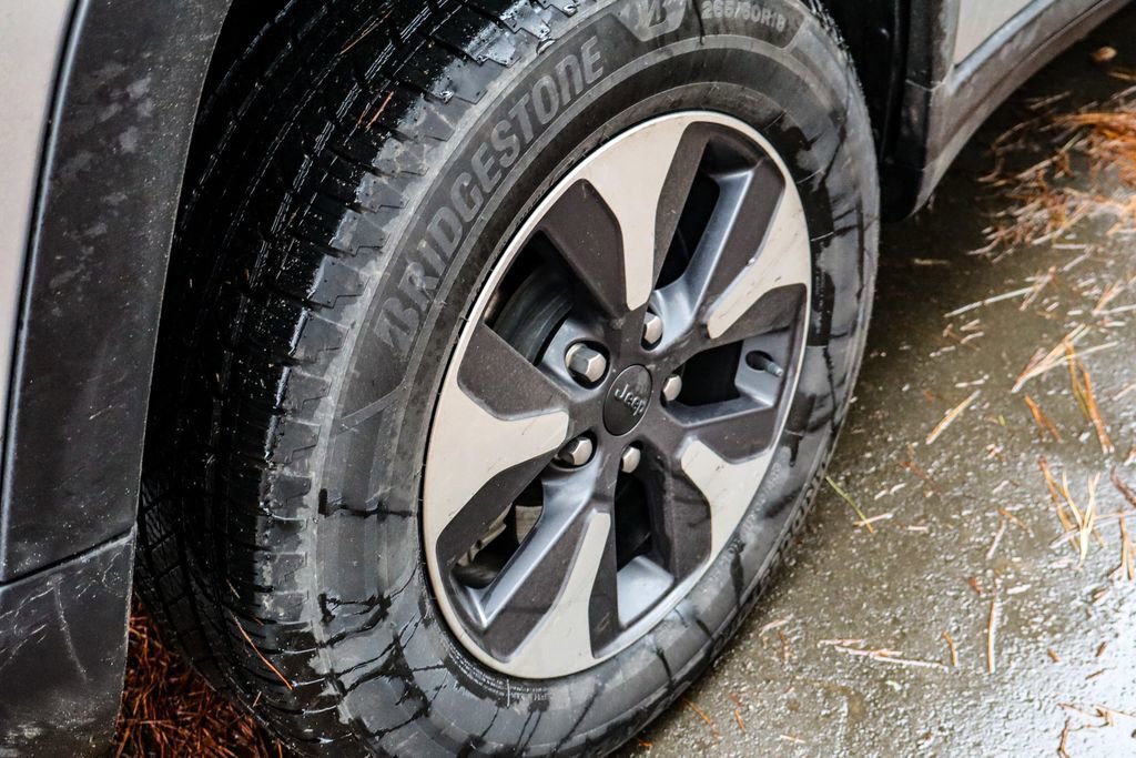 Used 2024 Jeep Grand Cherokee Limited 4xe image 42