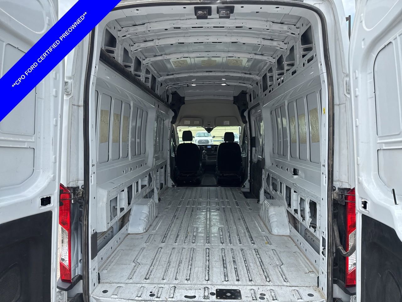 Used 2023 Ford Transit 250 148 High Roof Extended image 7