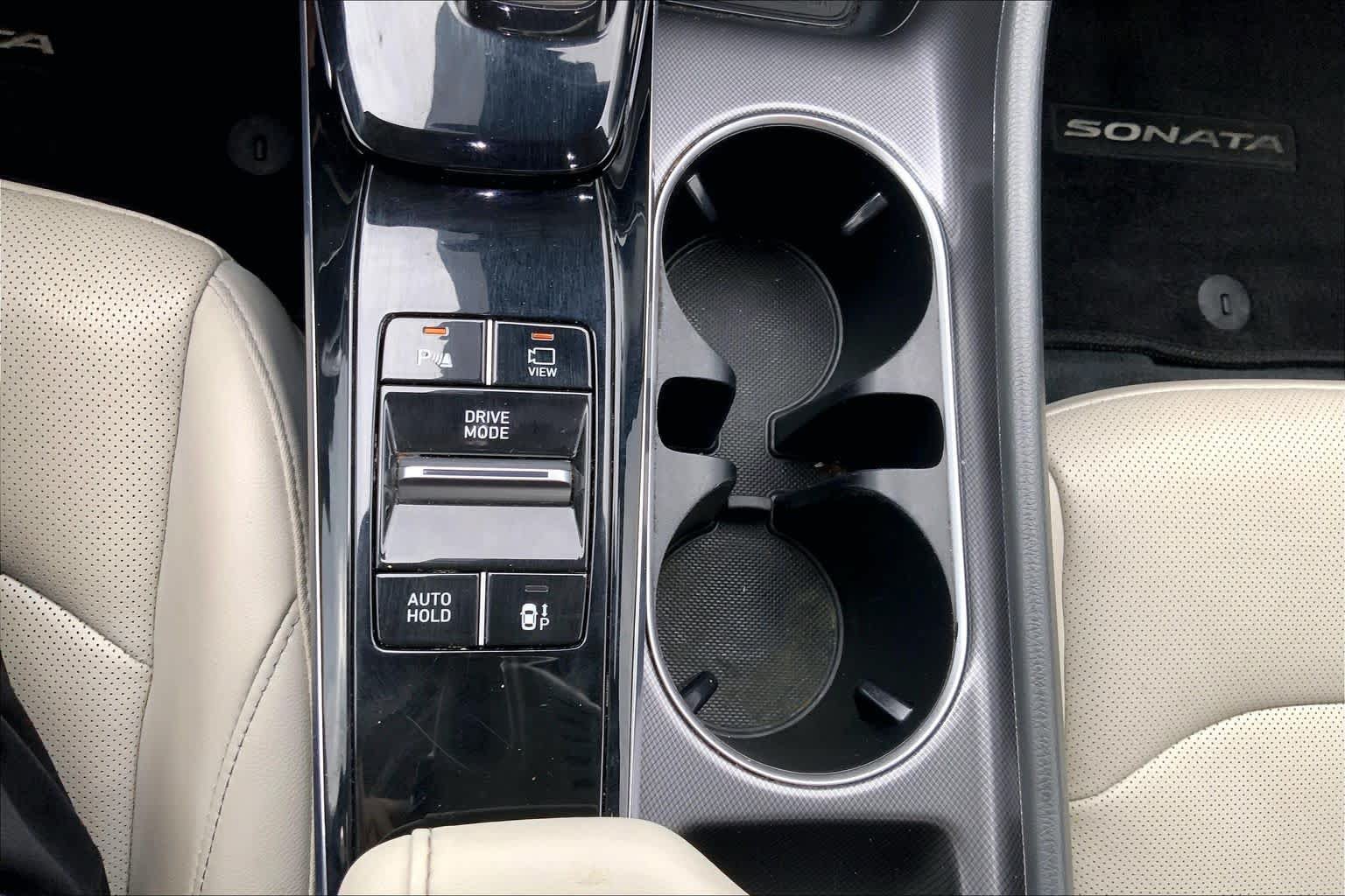 Used 2022 Hyundai Sonata Limited w/ Preferred Accessory Package FWD image 35