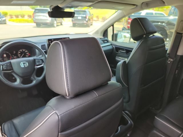 Used 2025 Honda Odyssey Touring image 13