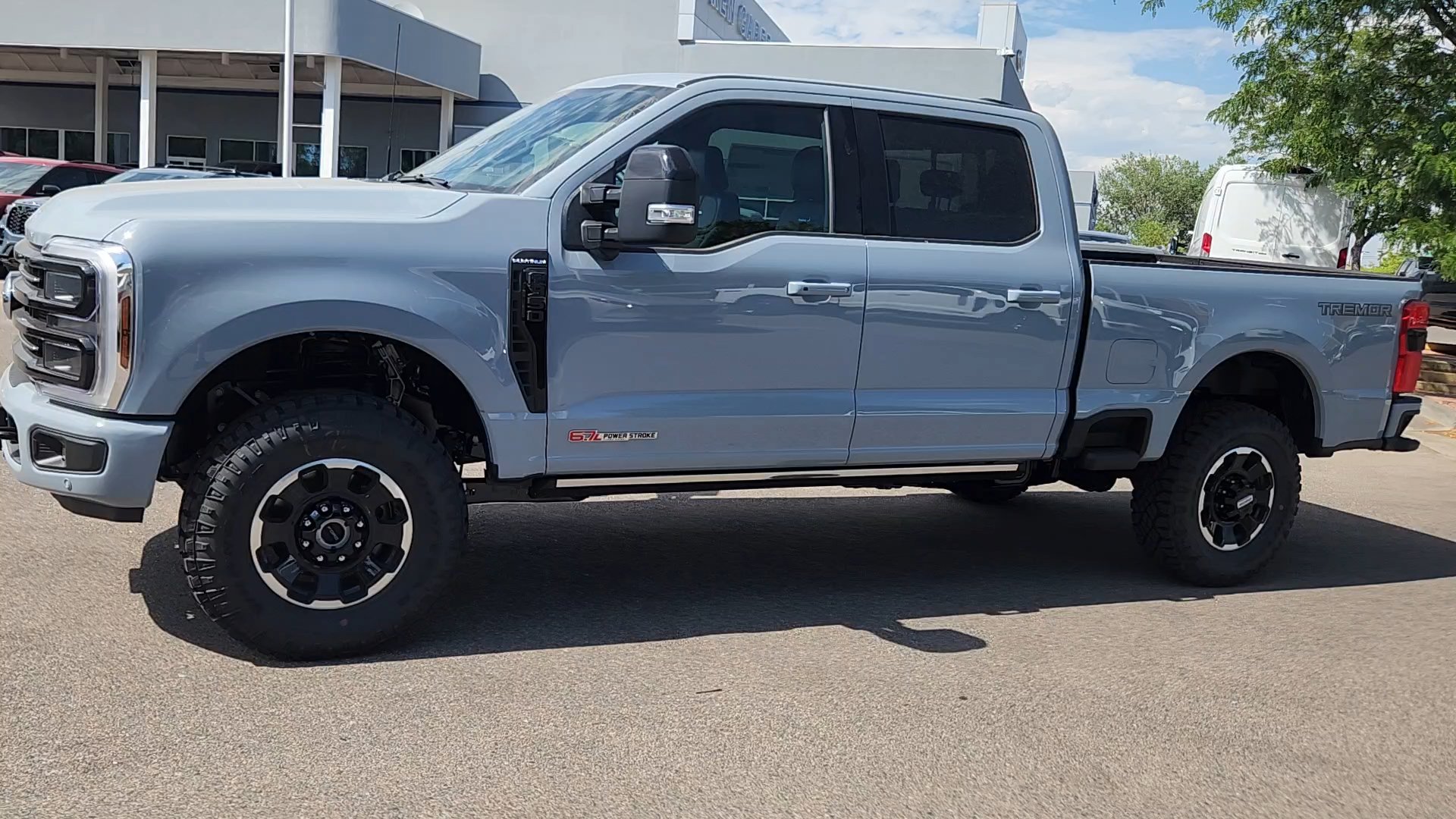 New 2026 Ford F350 Platinum w/ Tremor Off-Road Package AWD/4WD image 4