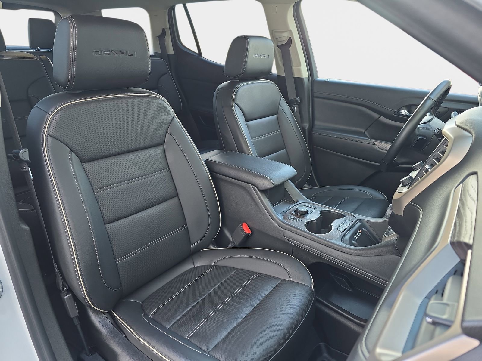 Used 2023 GMC Acadia Denali w/ Denali Technology Package image 12