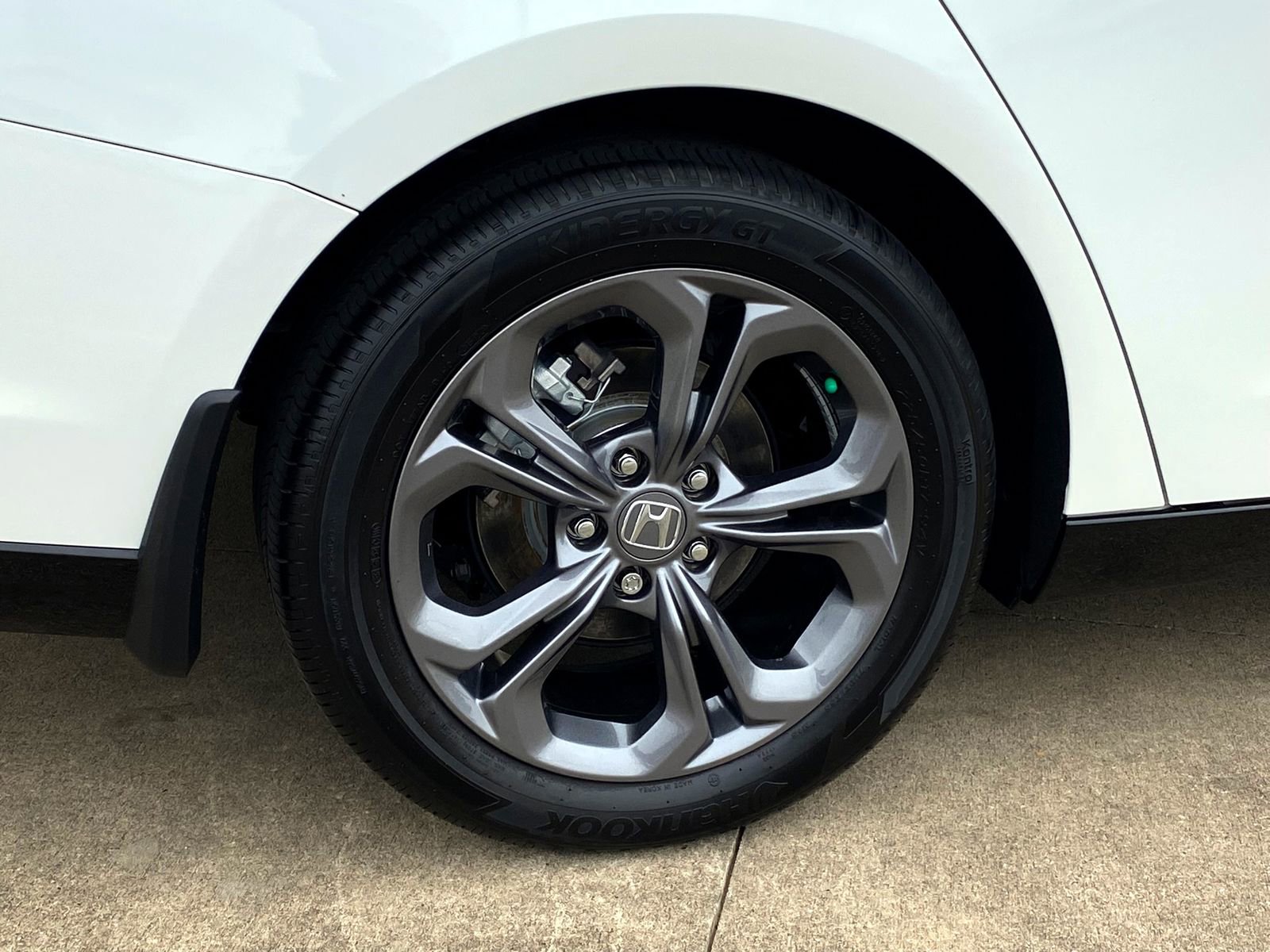 Used 2024 Honda Accord EX-L image 8