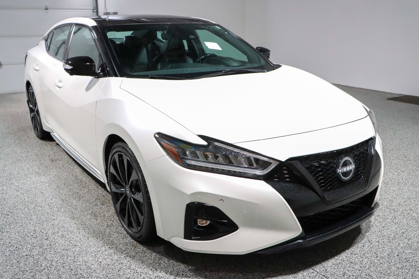 Used 2023 Nissan Maxima SR w/ Sport Mat Group FWD image 5