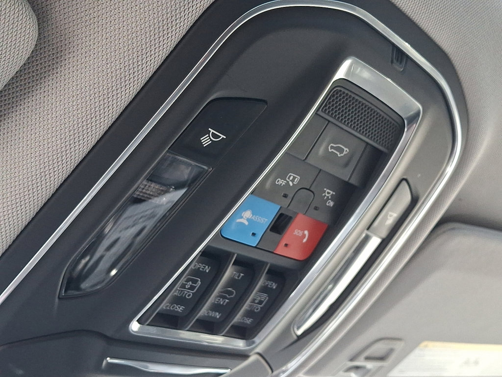 Certified 2022 Jeep Grand Cherokee L Limited image 32