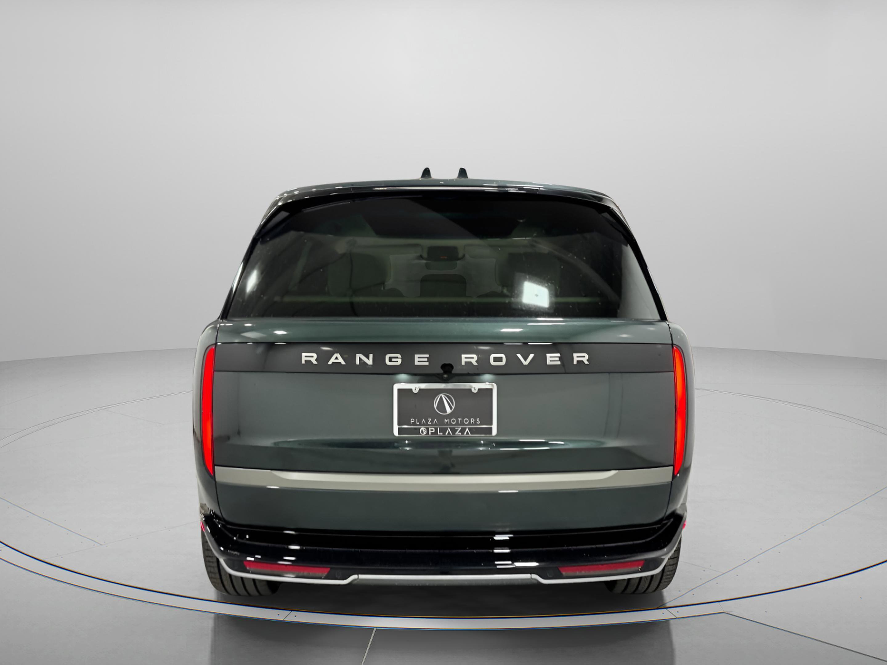 New 2025 Land Rover Range Rover SE image 4