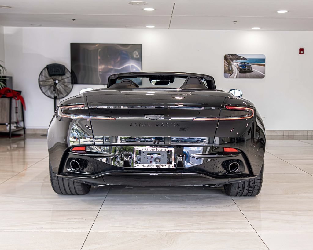 Used 2025 Aston Martin DB12 Convertible RWD image 13